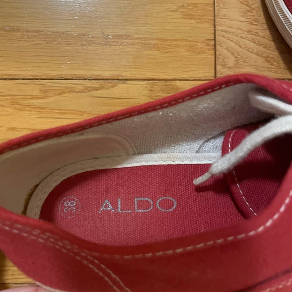 Aldo red lace-up sneakers - Picture 2 of 5